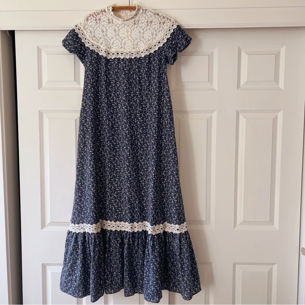 Vintage 70’s Princess Kaiulani hippie prairie calico navy blue lace maxi dress - Picture 2 of 9